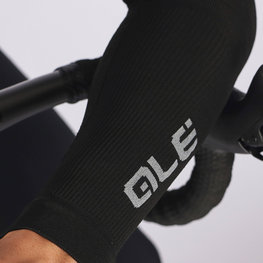 ALÉ Cycling hand warmers - SEAMLESS - black