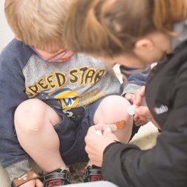 LIFESYSTEMS first aid kit - LITTLELIFE MINI FIRST AID KIT - blue