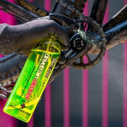 MUC-OFF chain cleaning device - DRIVETRAIN CLEANER