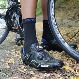 SIX2 Cyclingclassic socks - ACTIVE - black/blue